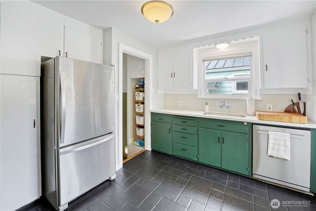 8027 12th Avenue NW, Seattle, WA 98117