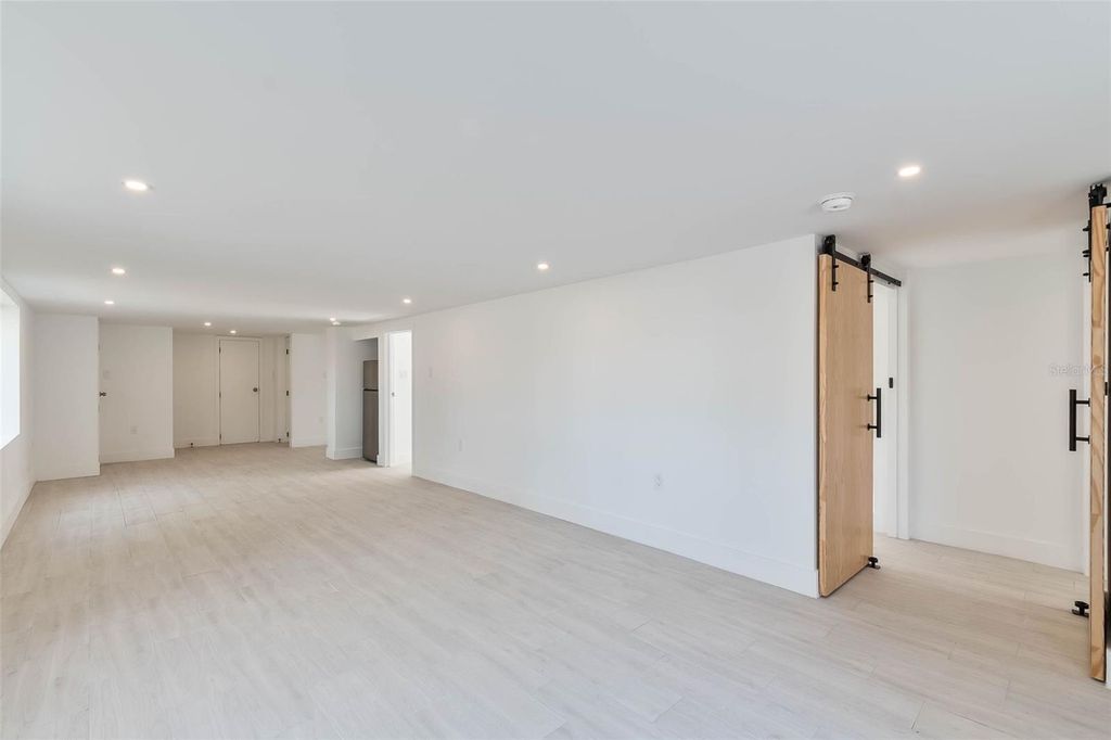 Image 11 of property listing at 833 E 12TH AVENUE, New Smyrna Beach, FL 32169