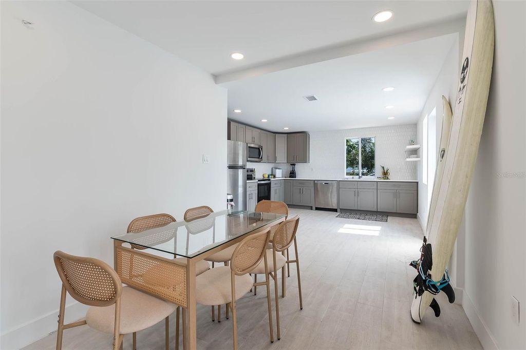 Image 4 of property listing at 833 E 12TH AVENUE, New Smyrna Beach, FL 32169