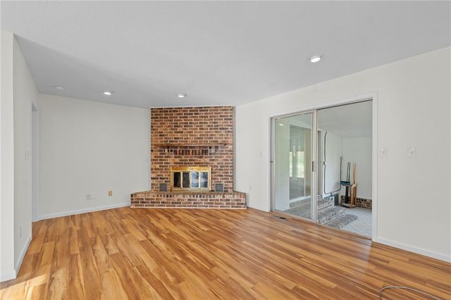 20864 Ar-16, Siloam Springs, AR 72761