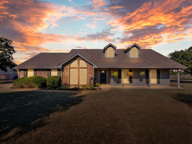 1020 Oak Hollow Lane, Combine, TX 75159