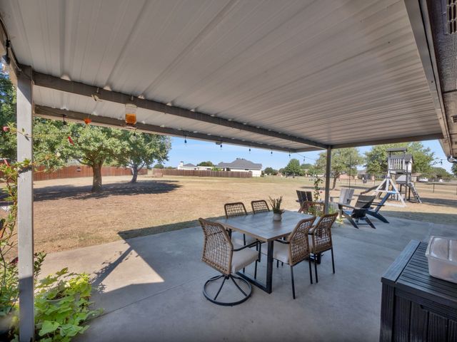 1020 Oak Hollow Lane, Combine, TX 75159