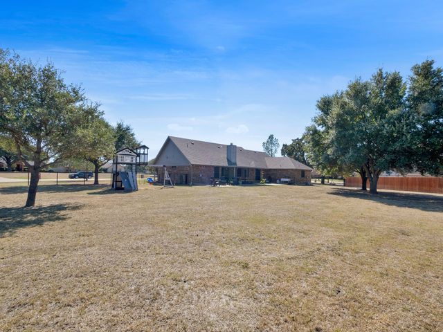 1020 Oak Hollow Lane, Combine, TX 75159
