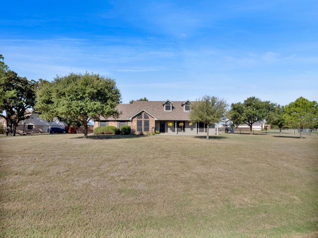 1020 Oak Hollow Lane, Combine, TX 75159