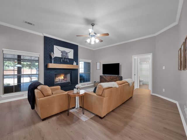 1020 Oak Hollow Lane, Combine, TX 75159