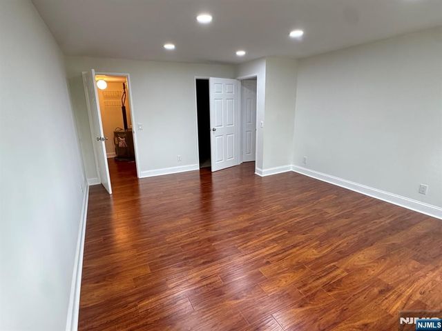 55 Clinton 502, Hackensack, NJ 07601