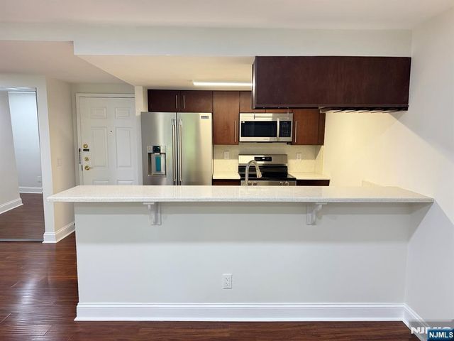 55 Clinton 502, Hackensack, NJ 07601