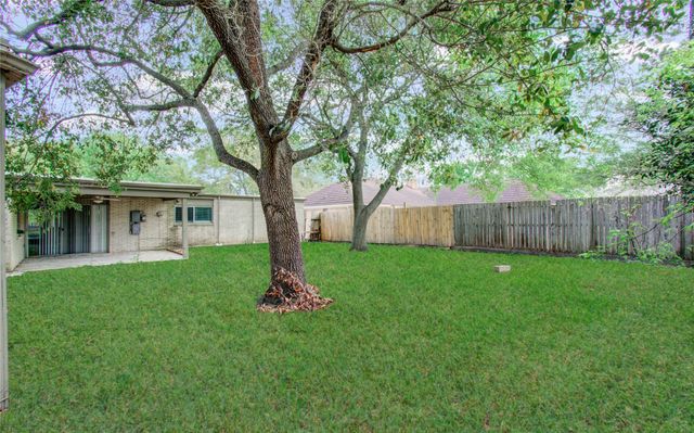 5507 Braesvalley Drive, Houston, TX 77096