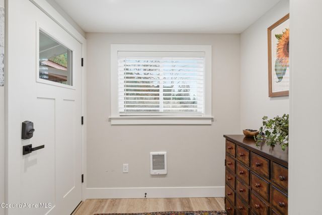 312 Ellisport St, Hope, ID 83836