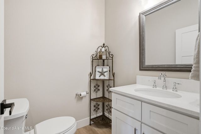 312 Ellisport St, Hope, ID 83836