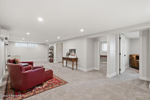 312 Ellisport St, Hope, ID 83836