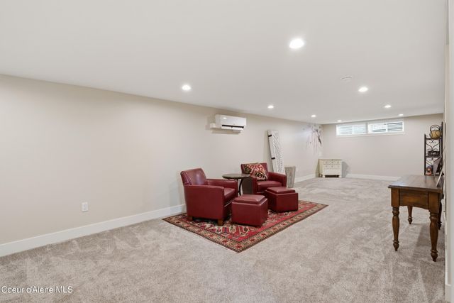 312 Ellisport St, Hope, ID 83836