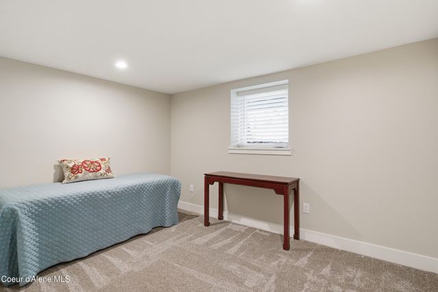 312 Ellisport St, Hope, ID 83836