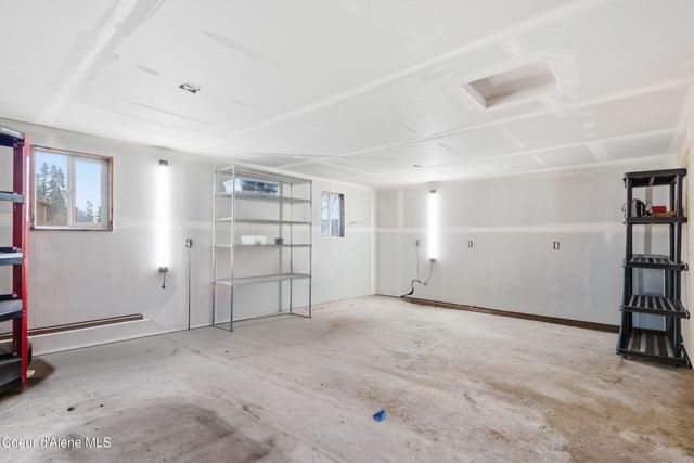 312 Ellisport St, Hope, ID 83836