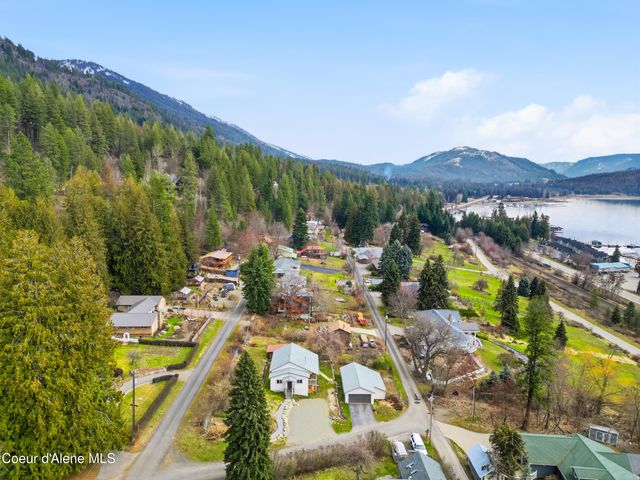 312 Ellisport St, Hope, ID 83836