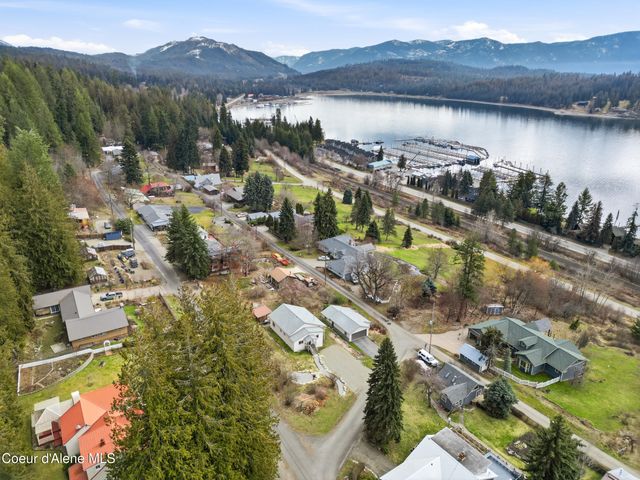 312 Ellisport St, Hope, ID 83836