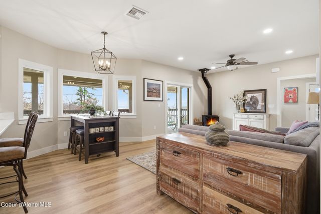 312 Ellisport St, Hope, ID 83836