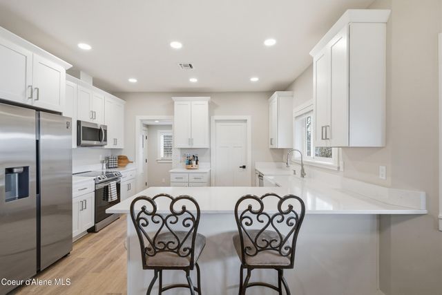 312 Ellisport St, Hope, ID 83836