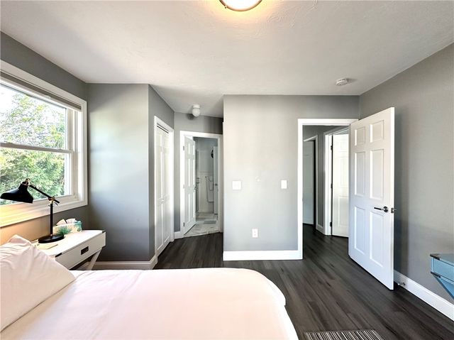 90 Wolcott Avenue 1, Middletown, RI 02842