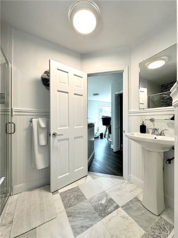 90 Wolcott Avenue 1, Middletown, RI 02842