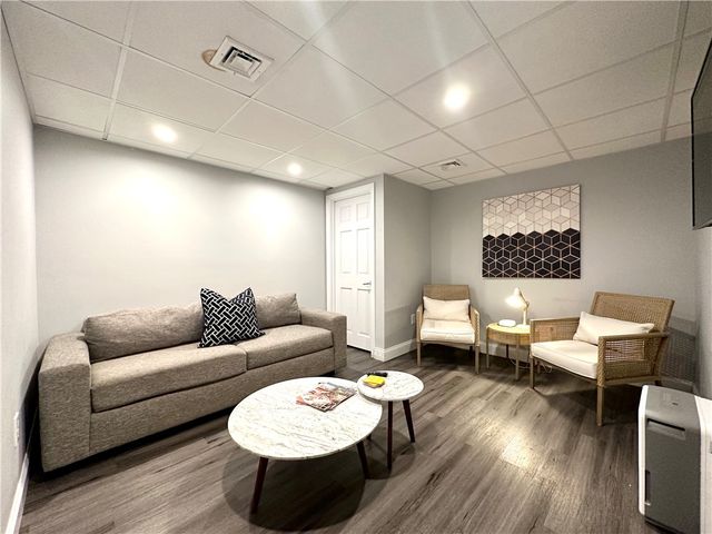 90 Wolcott Avenue 1, Middletown, RI 02842