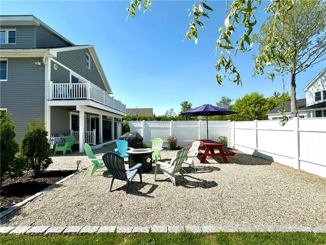 90 Wolcott Avenue 1, Middletown, RI 02842