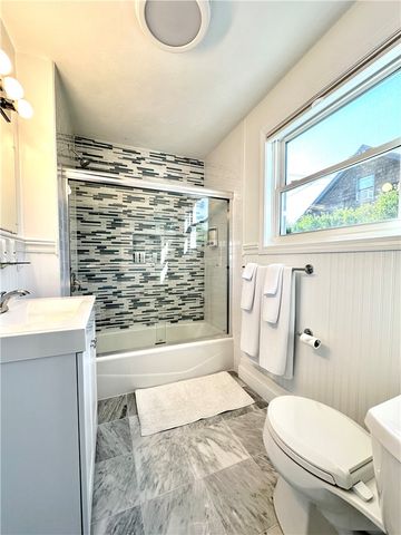 90 Wolcott Avenue 1, Middletown, RI 02842