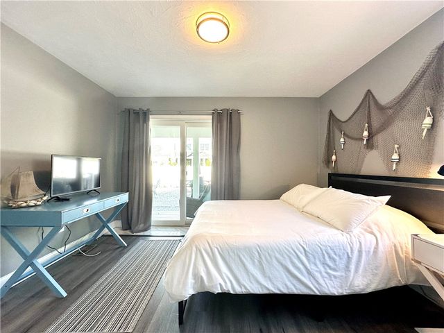 90 Wolcott Avenue 1, Middletown, RI 02842