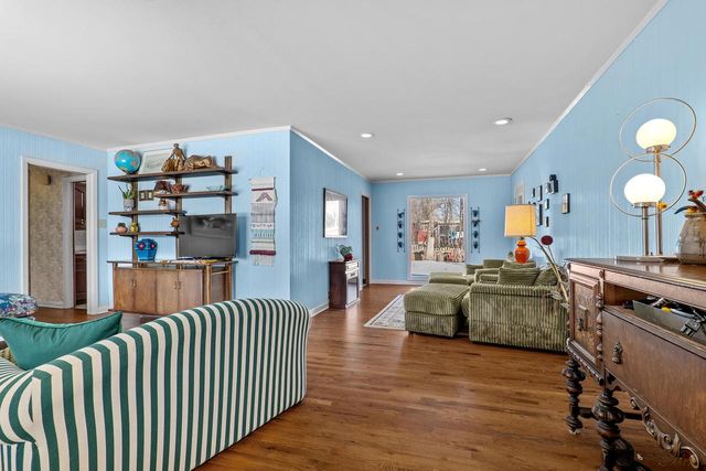 2112 Markham STREET, Manitowoc, WI 54220