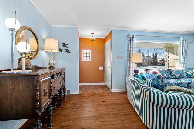 2112 Markham STREET, Manitowoc, WI 54220