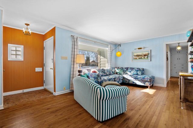 2112 Markham STREET, Manitowoc, WI 54220