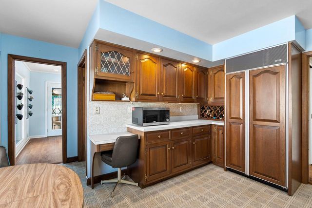 2112 Markham STREET, Manitowoc, WI 54220