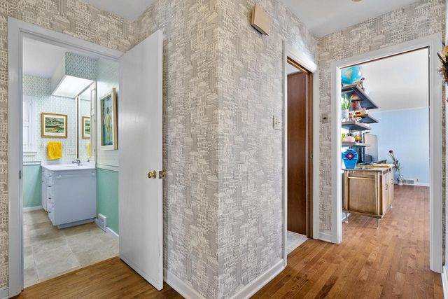 2112 Markham STREET, Manitowoc, WI 54220