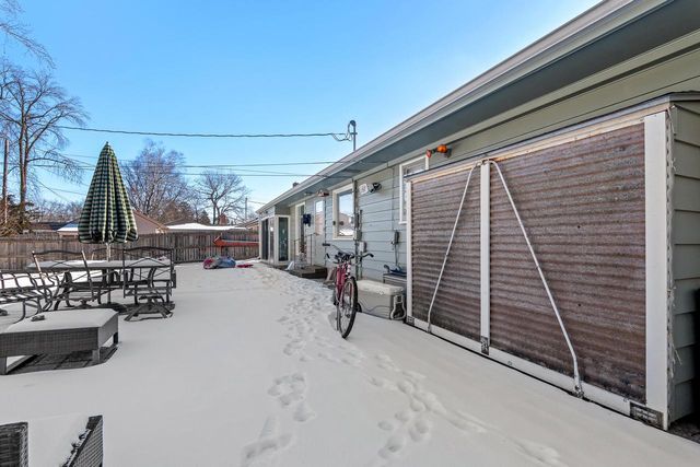 2112 Markham STREET, Manitowoc, WI 54220