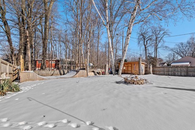 2112 Markham STREET, Manitowoc, WI 54220