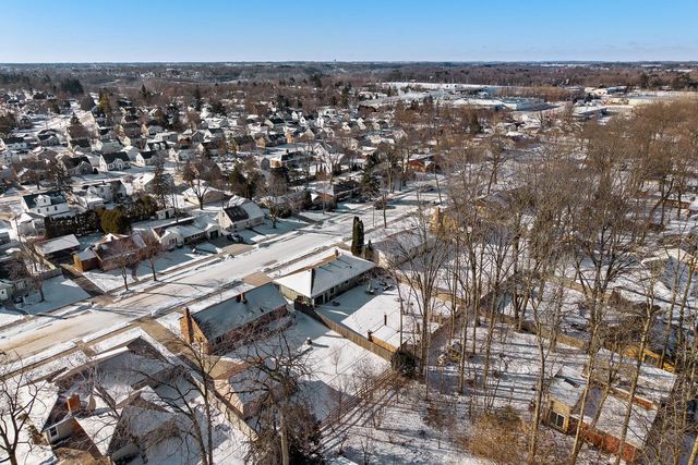 2112 Markham STREET, Manitowoc, WI 54220