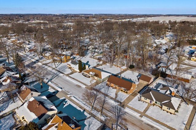 2112 Markham STREET, Manitowoc, WI 54220