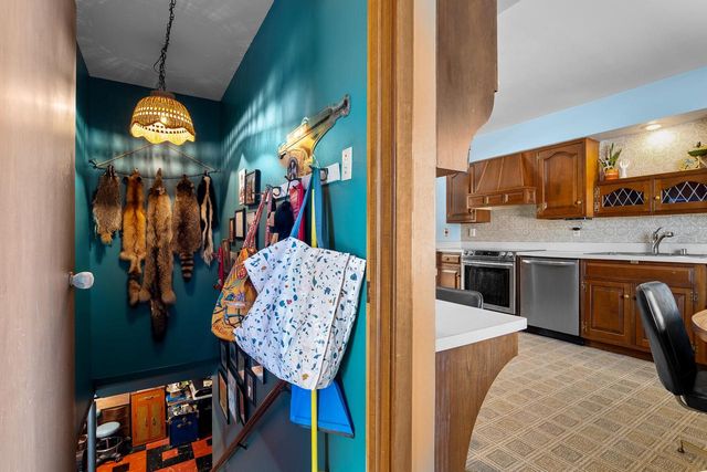 2112 Markham STREET, Manitowoc, WI 54220