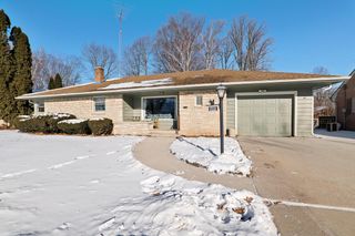 2112 Markham STREET, Manitowoc, WI 54220