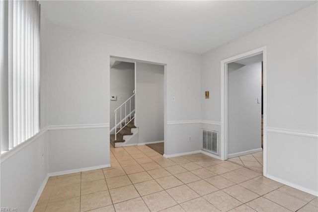 806 S Grosvenor CT, Virginia Beach, VA 23462