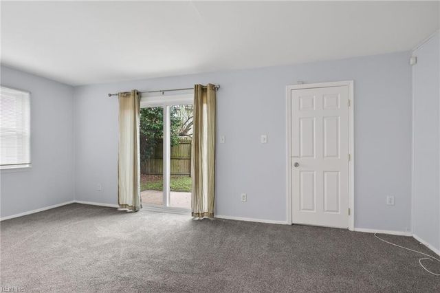 806 S Grosvenor CT, Virginia Beach, VA 23462