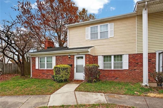 806 S Grosvenor CT, Virginia Beach, VA 23462