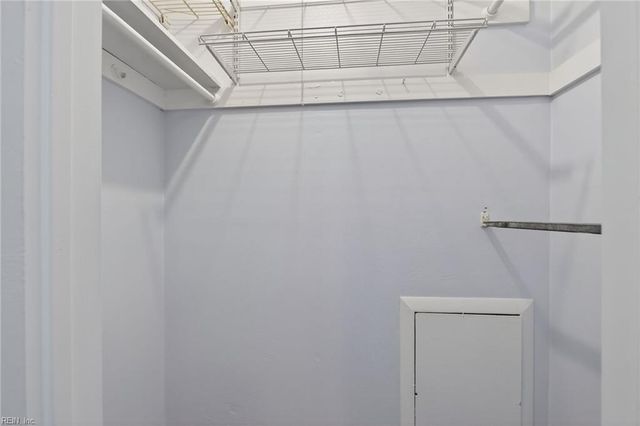 806 S Grosvenor CT, Virginia Beach, VA 23462