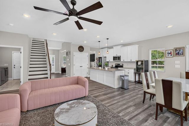 1097 Dodson Mill Road, Pilot Mountain, NC 27041