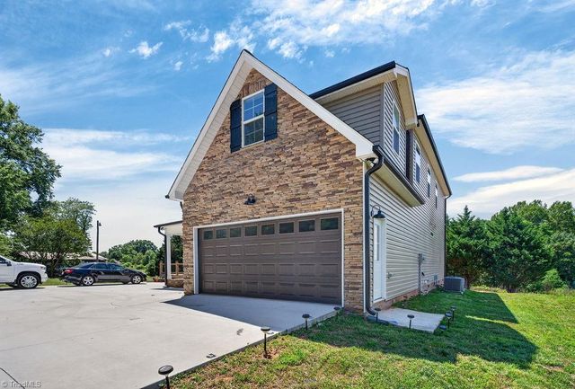 1097 Dodson Mill Road, Pilot Mountain, NC 27041