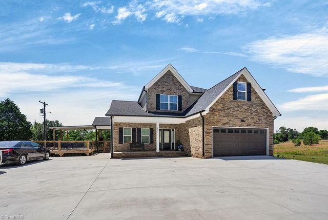 1097 Dodson Mill Road, Pilot Mountain, NC 27041