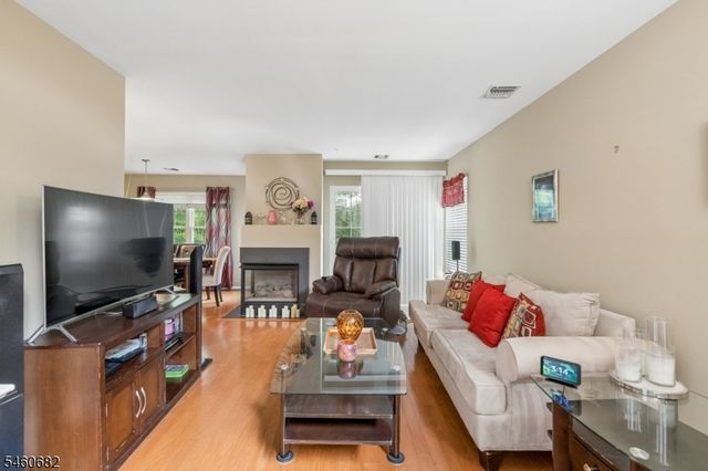 718 Buckland Ct, Denville Twp., NJ 07834