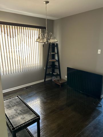 10032 S Calumet Avenue, Chicago, IL 60628