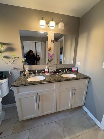 10032 S Calumet Avenue, Chicago, IL 60628