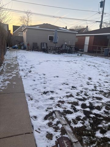10032 S Calumet Avenue, Chicago, IL 60628